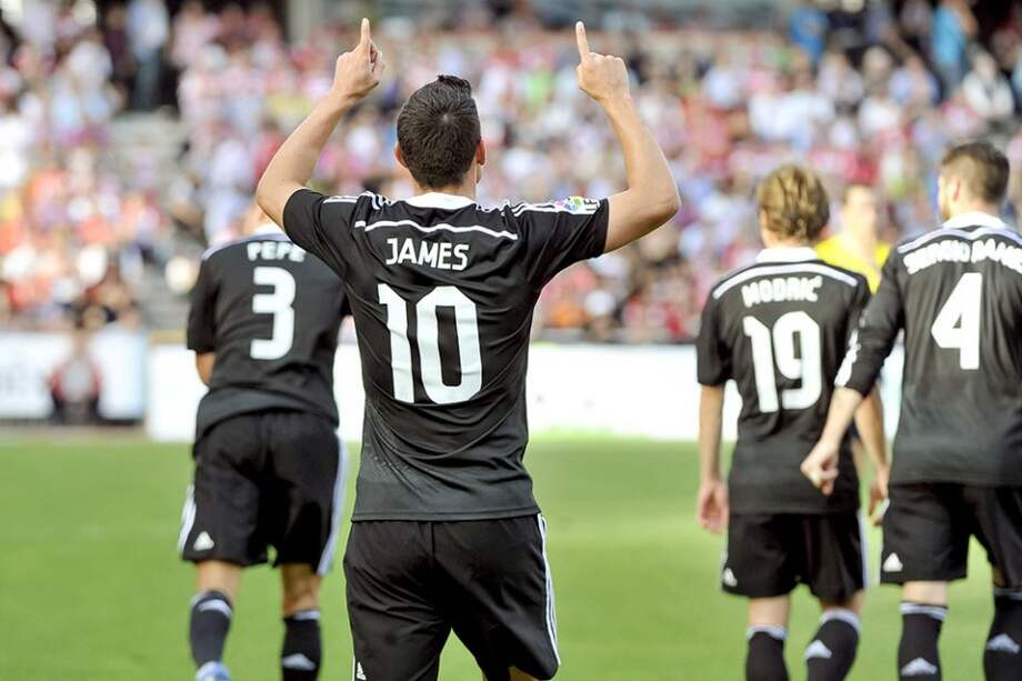 El mediocampista colombiano celebró su primer doblete con el Real Madrid. Foto: AFP