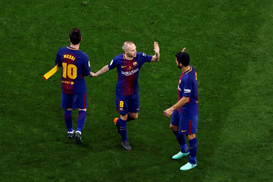 Andrés Iniesta deja el campo del Wanda Metropolitano. / EFE