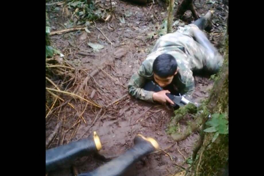 Fuerzas Militares revelan video de las Farc entrenando menores para la guerra