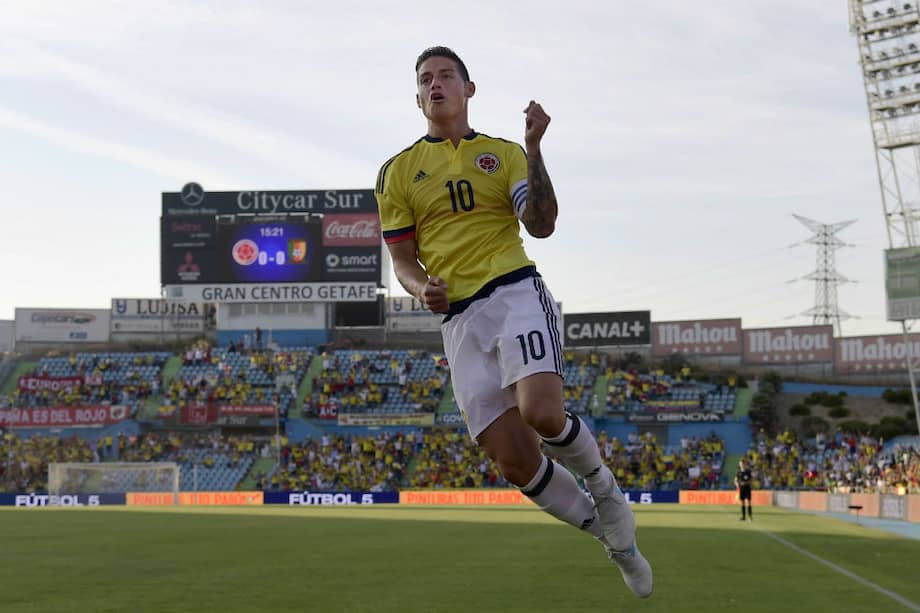 James Rodríguez marcó el primer gol de Colombia en la goleada frente a Camerún. / AFP