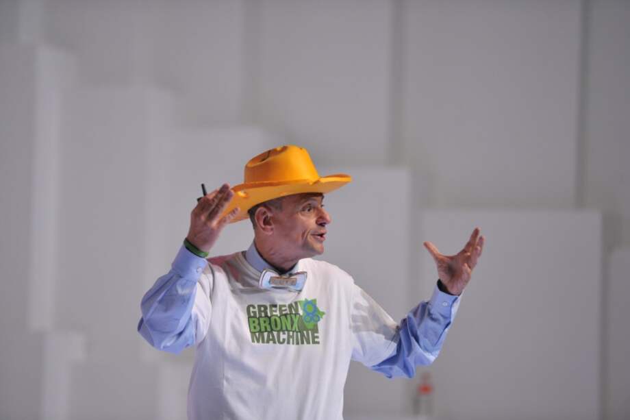 Stephen Ritz, el granjero del Bronx, durante su presentación en la biblioteca Julio Mario Santo Domingo. Andrés Torres