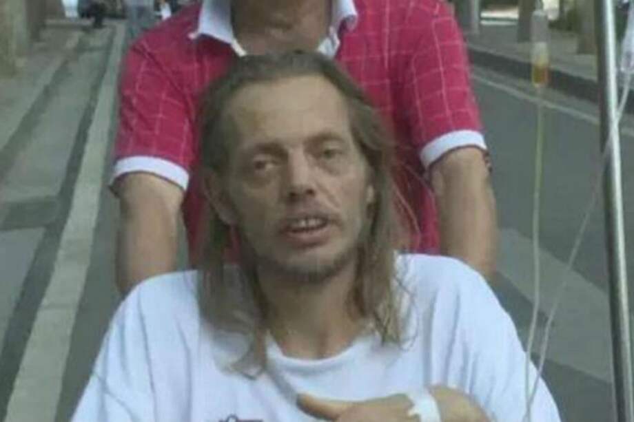 Alexander Cirk esperó por diez días, en un aeropuerto de China, a la mujer que había conocido hacía dos meses por internet. /Weibo