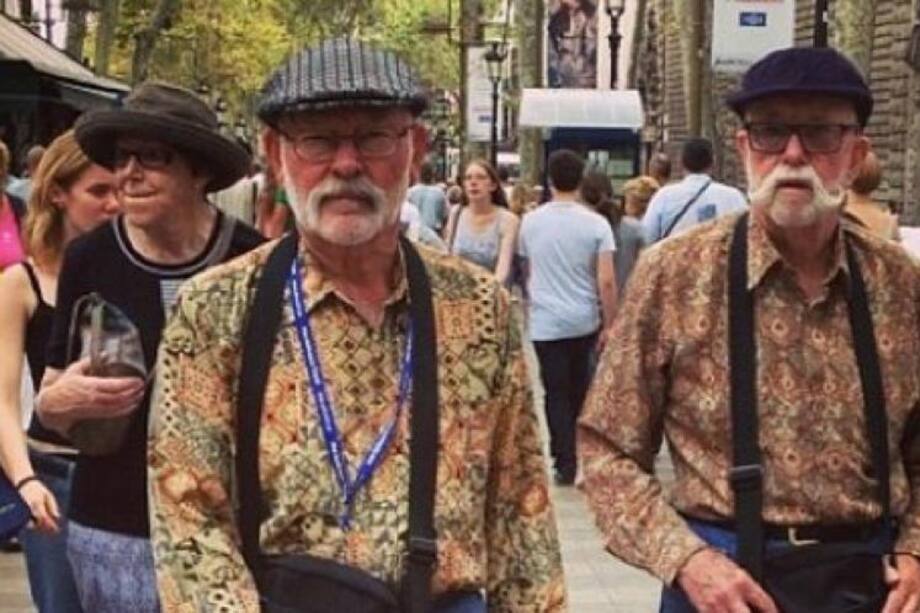 Abuelitos con mucho estilo caminan por las calles de Nueva York