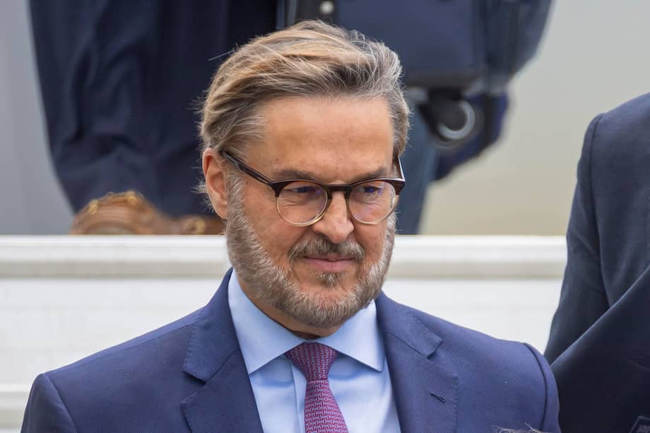 El diplomático venezolano de origen español Félix Plasencia regresa a la Cancillería de Venezuela de la mano de la presidenta encargada, Delcy Rodríguez.
