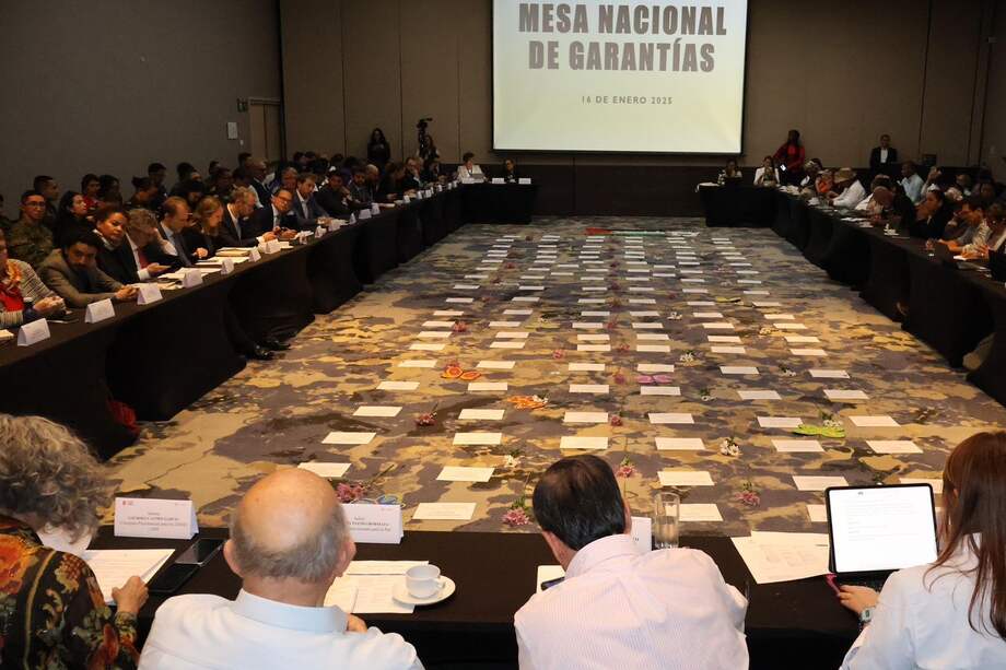 Al evento asistieron representantes de la sociedad civil, líderes sociales, defensores de derechos humanos, organizaciones sociales y miembros del gobierno.