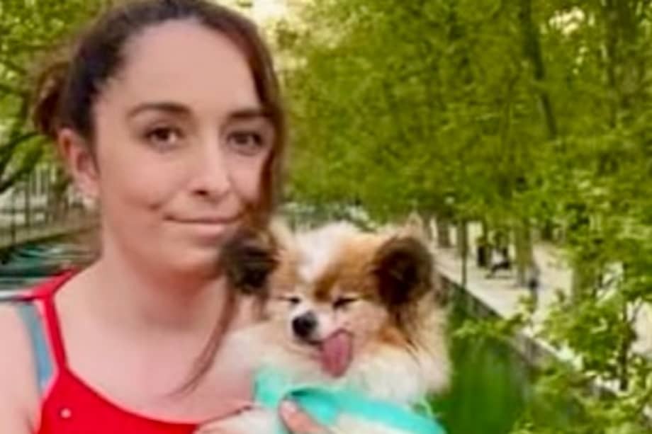 El perro llegó a un refugio tras perder a su anterior cuidadora y fue adoptado semanas antes de morir.