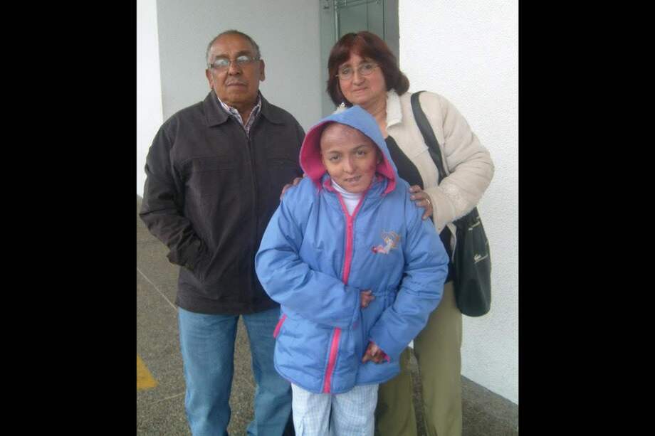 Desde su nacimiento, los médicos y la familia de Jessica Ramírez notaron una condición inusual en su piel, conocida como epidermólisis bullosa distrófica o piel de mariposa.