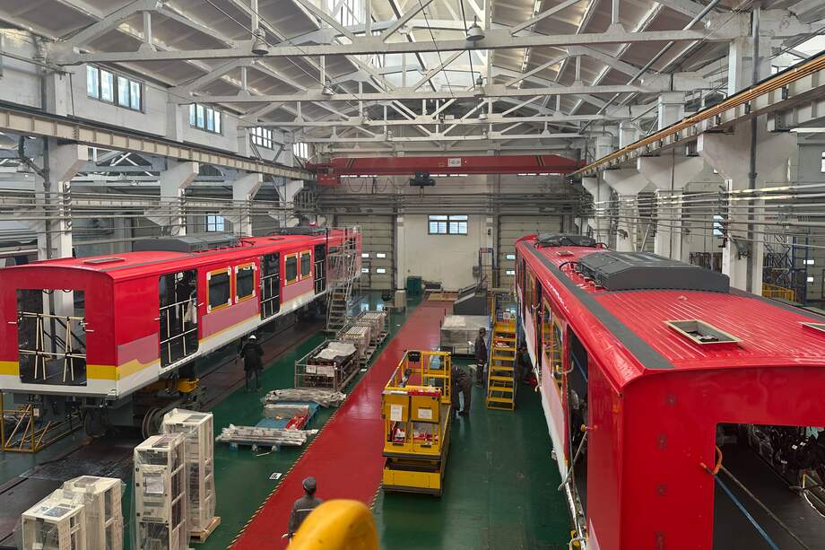 Fábrica de trenes para la línea 1, en China, 2025.