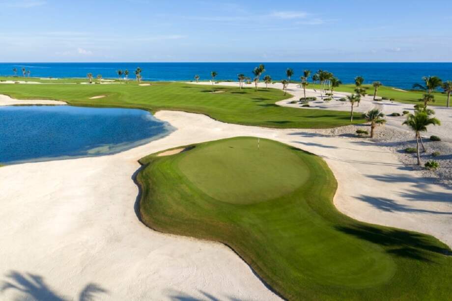 Punta Espada, uno de los mejores campos de golf de todo el Caribe. / Evan Schiller Photography