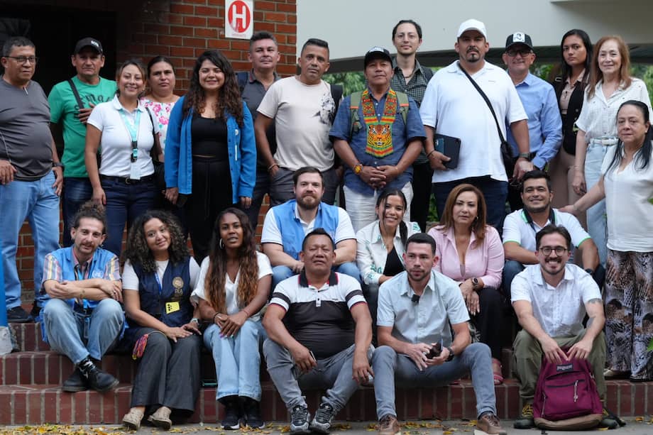 Firmantes de paz se reunieron con voceros de la disidencia Estado Mayor que continúan en la mesa de diálogo con el Gobierno.