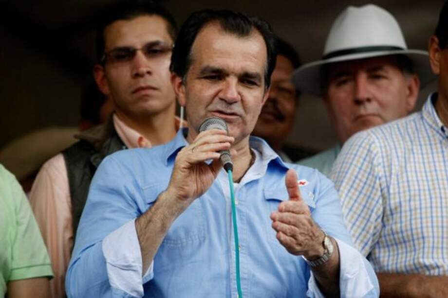 Primer 'cara a cara' de Gobierno y uribismo se da en medio de escándalo 'hacker' Sepúlveda