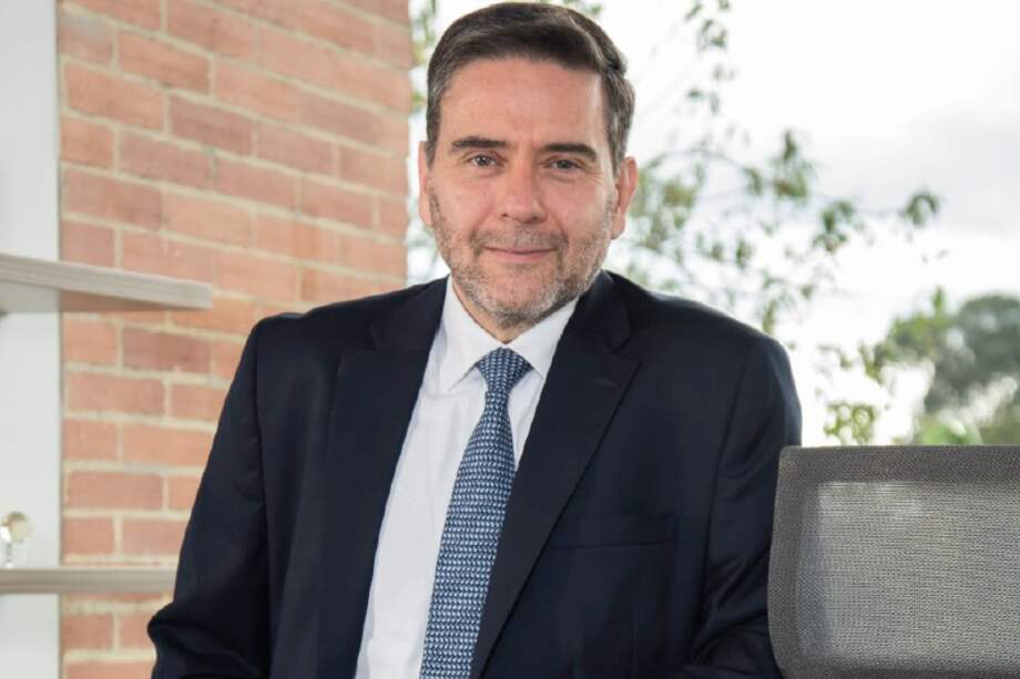 Andrés Barragán Tobar lleva 17 años trabajando en Compensar y desde 2019 está al frente de la Unidad de Salud de la entidad. / Archivo particular