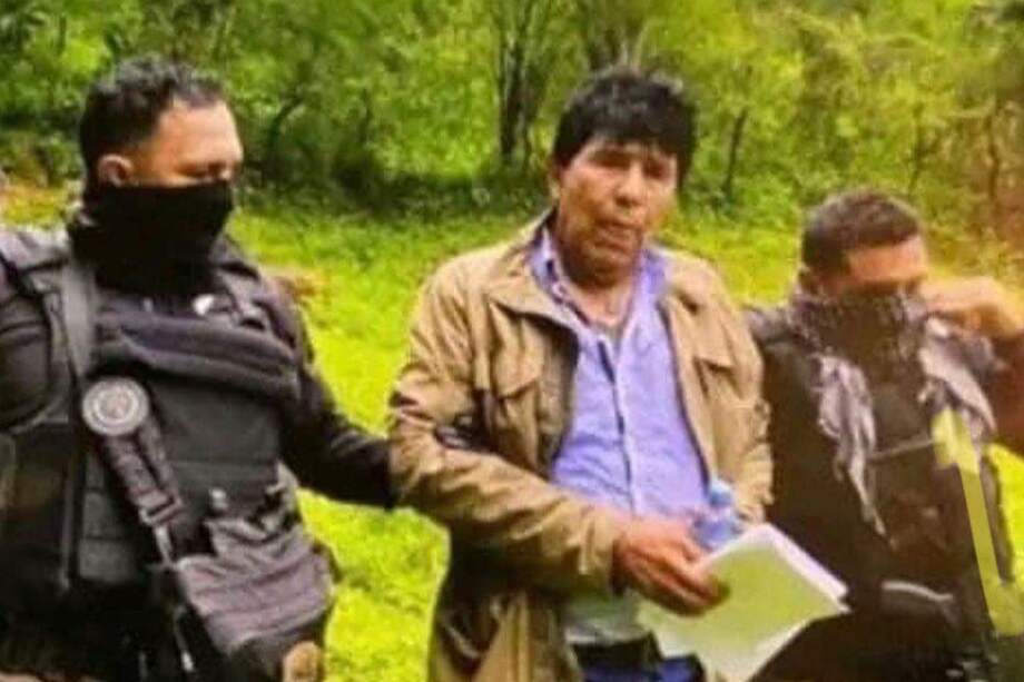 Fotografía cedida por la Secretaría de Marina (Semar) del Gobierno de México de la detención del capo mexicano Rafael Caro Quintero, en San Simón (México).
