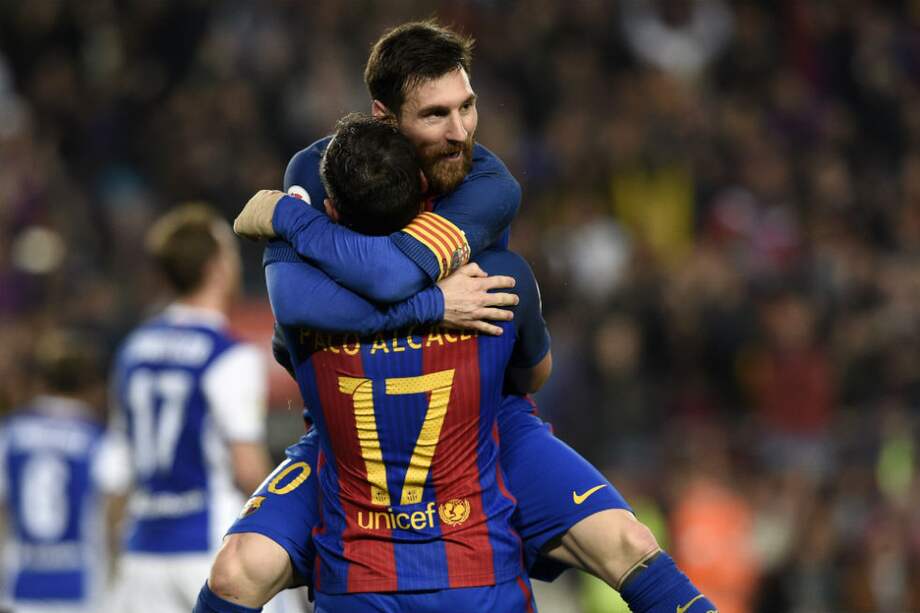Lionel Messi celebra uno de sus goles frente a la Real Sociedad. / AFP
