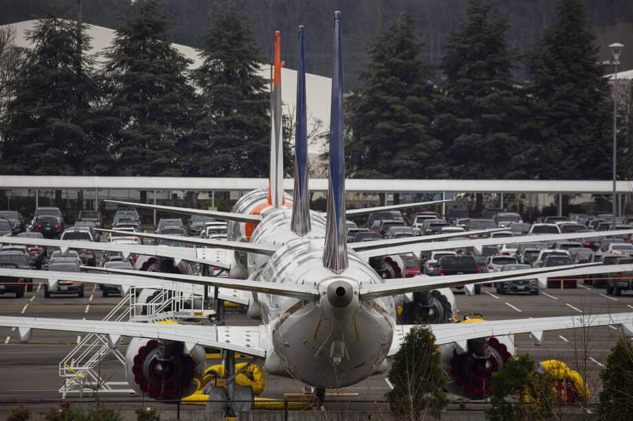 Los aviones Boeing Co. 737 Max en tierra se ven en un estacionamiento cerca de Boeing Field en Seattle. / Bloomberg.