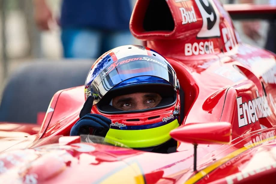 Juan Pablo Montoya a bordo, como en los viejos tiempos, del monoplaza con el que ganó las 500 millas de Indianápolis en el año 2000.