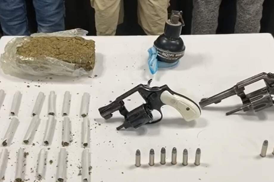 Junto a la captura de lo sujetos, estos fueron los elementos que incautó la Policía.