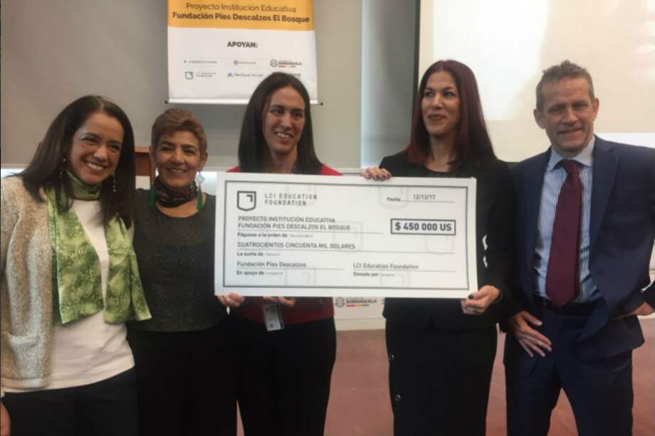 La canadiense LCI Education Foundation, firmó un convenio con Pies Descalzos para donar 450.000 dólares al proyecto como parte de la conmemoración del veinteavo aniversario de LCI en Bogotá.
/ Twitter @fpiesdescalzos