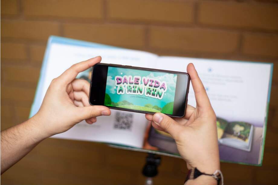 Los creadores del libro aseguran que con esta alternativa pretenden brindar herramientas para fortalecer los procesos de aprendizaje en casa y los programas curriculares de los colegios, sobre todo ahora que se necesitan de estrategias de transformación digital.