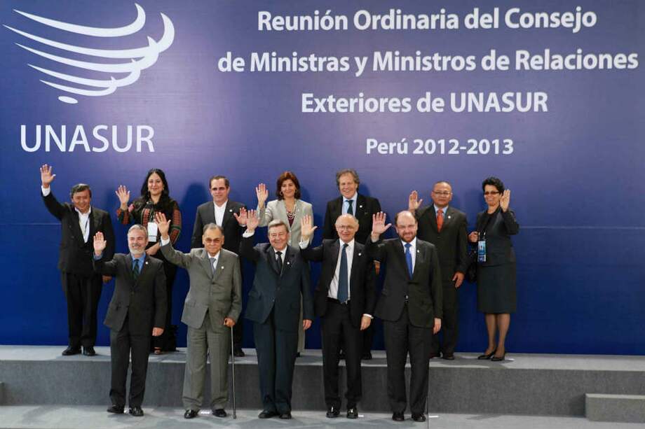 La ministra, María Ángela Holguín, asiste a la cumbre de cancilleres de Unasur en Lima. /EFE