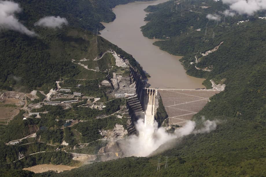 La empresa recordó que Hidroituango S.A. es propietaria de la central y que su participación mayoritaria corresponde al Instituto para el Desarrollo de Antioquia (IDEA) y a la Gobernación de Antioquia, junto con EPM, la Nación y socios privados. EFE/ Luis Eduardo Noriega A ARCHIVO