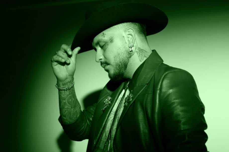 El artista mexicano lanza su primer trabajo de estudio con Sony Music, su nueva casa disquera.