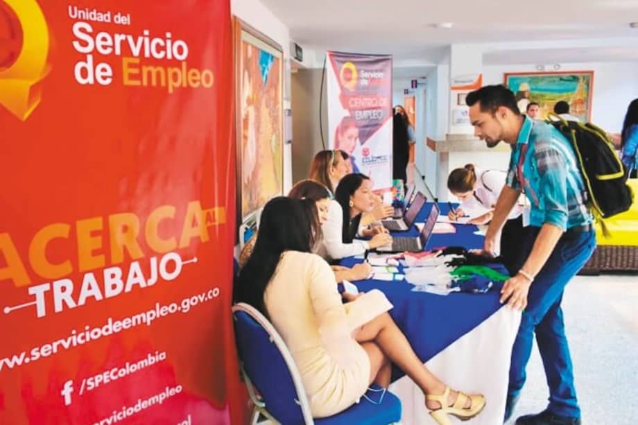 La meta de la alcaldesa Claudia López para los próximos dos años es generar 500.000 nuevos empleos. De igual forma, en la Agencia Pública de Empleo del Sena se han habilitado 6.509 vacantes para emplear personas mayores de 18 años.