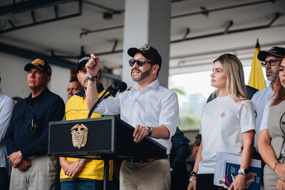 El presidente Abelardo de la Espriella realizó un recorrido por Chocó, Risaralda y Valle para evaluación del estado en las regiones luego de terremoto del 10 de agosto.