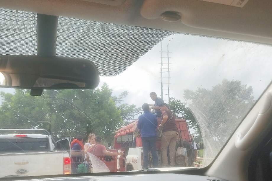 Danilo Rueda es el de ropa azul. / Natalia Herrera