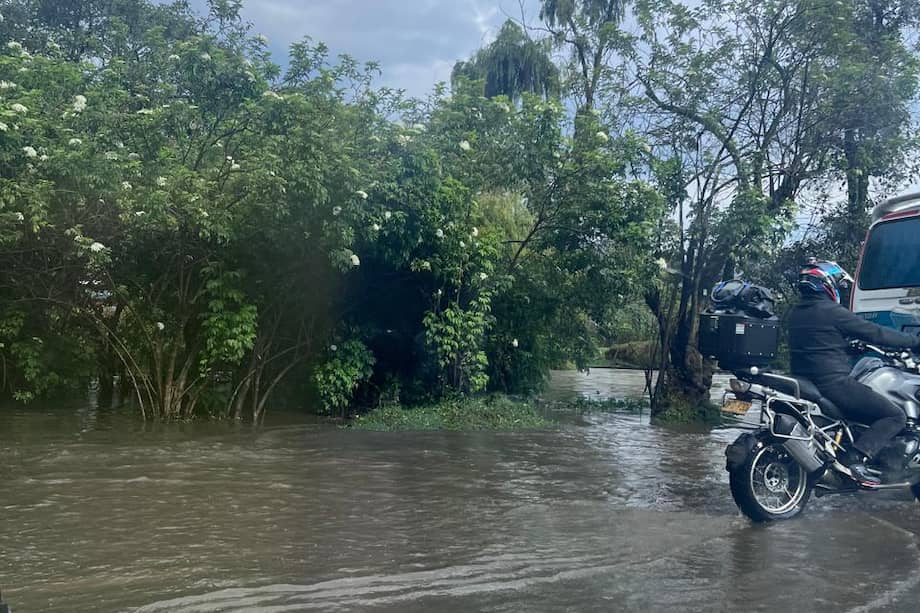 Inundaciones en la autopista Norte con calles 127, 170 y 209 en ambos sentidos, así como en la carrera 19 con calle 134, 14 de abril 2026.