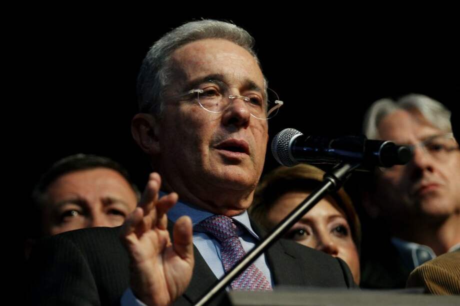 Uribe sostuvo que el acuerdo de justicia transicional anunciado en La Habana iguala a "la sociedad civil con el terrorismo". /EFE