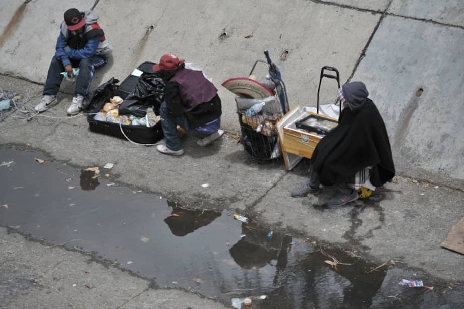 Los habitantes de la calle en Bogotá se dispersaron luego de la intervención de las autoridades en el Bronx, el 28 de mayo de 2016. Foto: Óscar Pérez.
