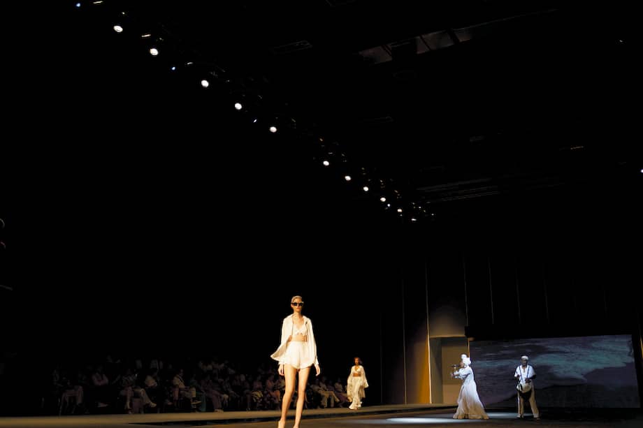 Paola Arango presentó su colección "Bienaventuranza" en la pasarela inaugural de la revista Cromos. / Cortesía Asher Aleph