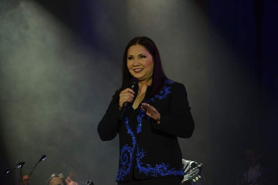 Ana Gabriel durante el concierto que ofreció en Bogotá en 2015. / Archivo Cromos