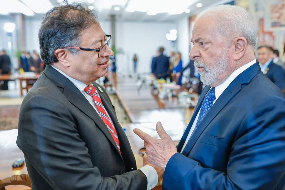 El presidente de Colombia, Gustavo Petro, con el presidente de Brasil, Luiz Inácio Lula da Silva, en Brasilia, el 30 de mayo de 2023.