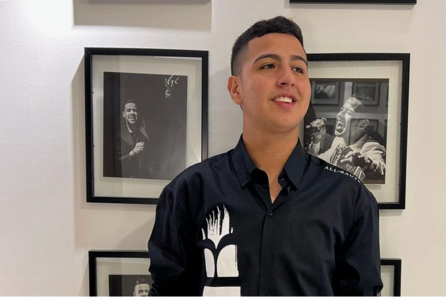 Martín Elías ha estado tomando clases de canto para mejorar en su profesión