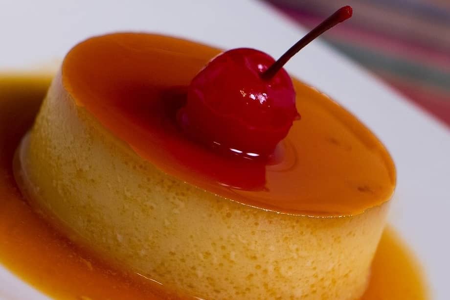 Sigue esta receta y disfruta de un delicioso flan de caramelo.