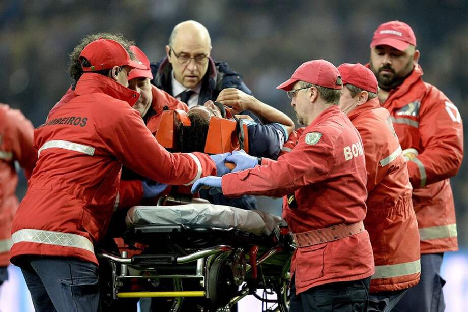 Danilo fue trasladado a un hospital de Porto después de sufrir un choque. Foto: AFP