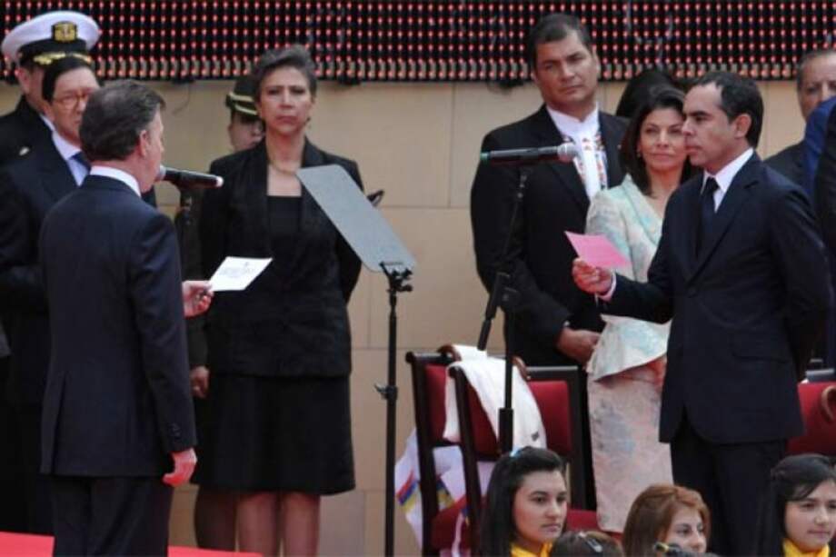 "No hay gallo para el gallo Santos, solo minipollitos"