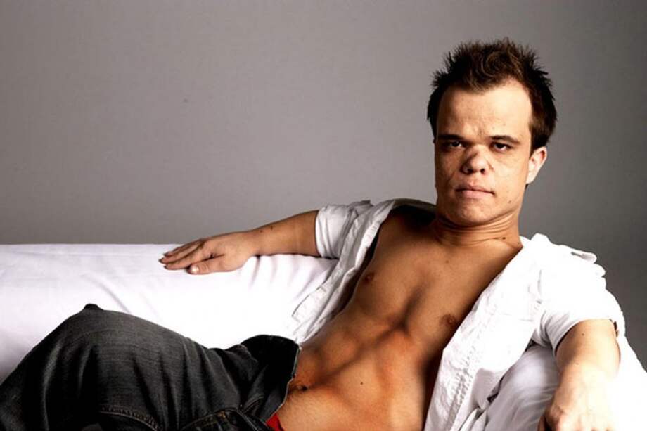 La agencia que sólo contrata feos