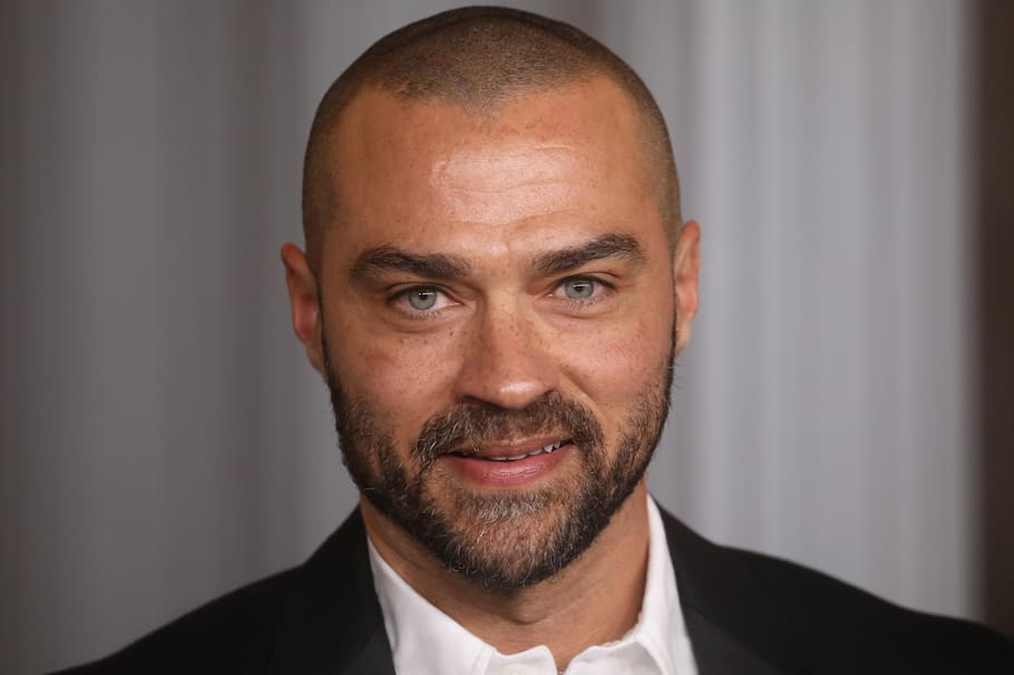 Jesse Williams, de Grey´s Anatomy y Hotel Costiera, será papá por tercera vez