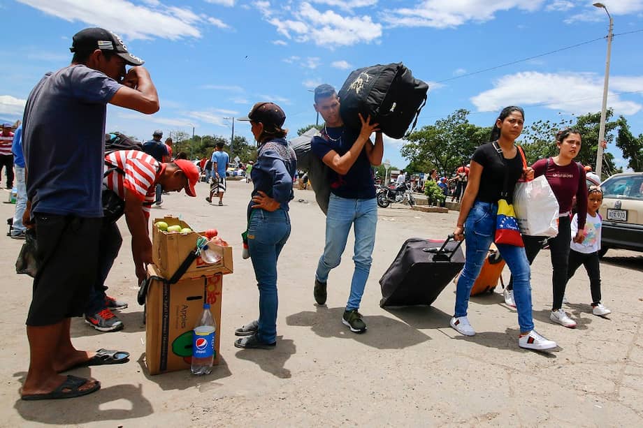Niños yemeníes en la ciudad de Hodeida. / AFP