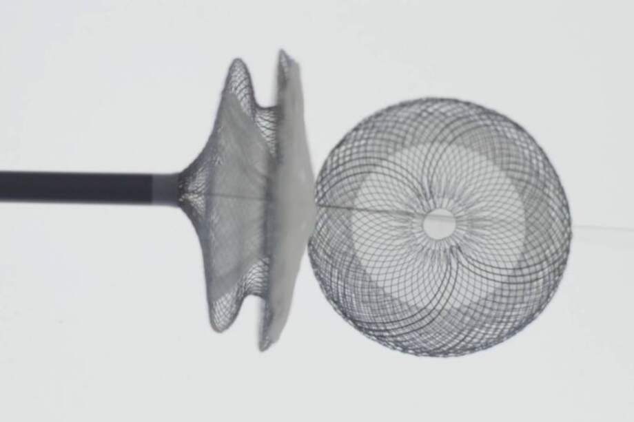 El dispositivo es tejido con un solo hilo elástico e irrompible. / SciDev.net / PFM SRL Bolivia