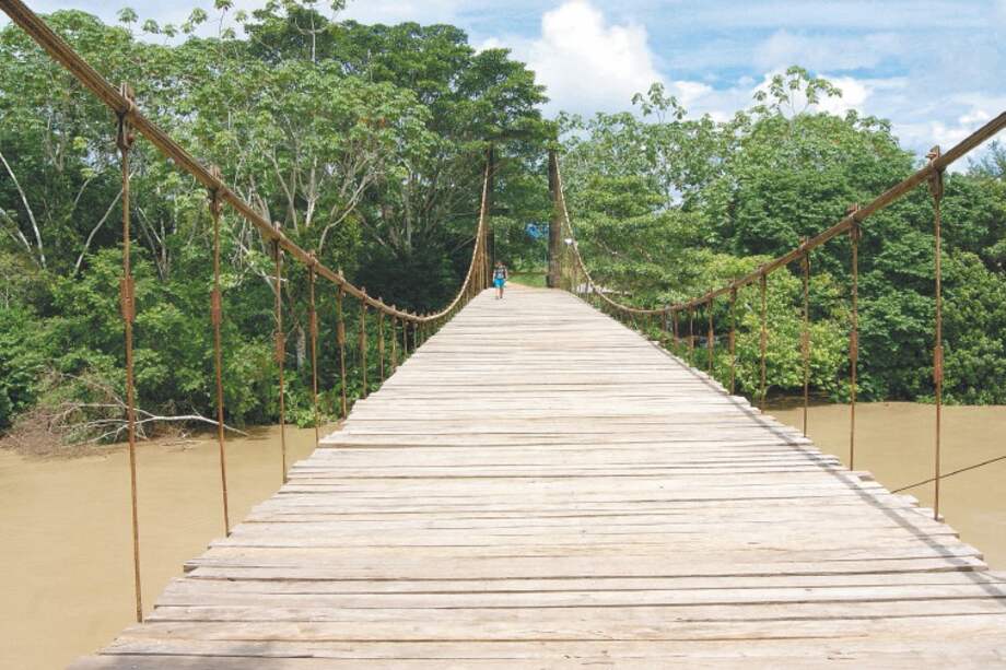 El puente de Piñalito fue escenario de batallas entre Ejército, guerrilla y paramilitares. Hoy es símbolo de resistencia.