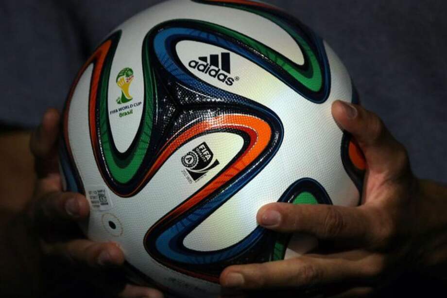 Presentaron a "Brazuca", el balón oficial del Mundial Brasil 2014