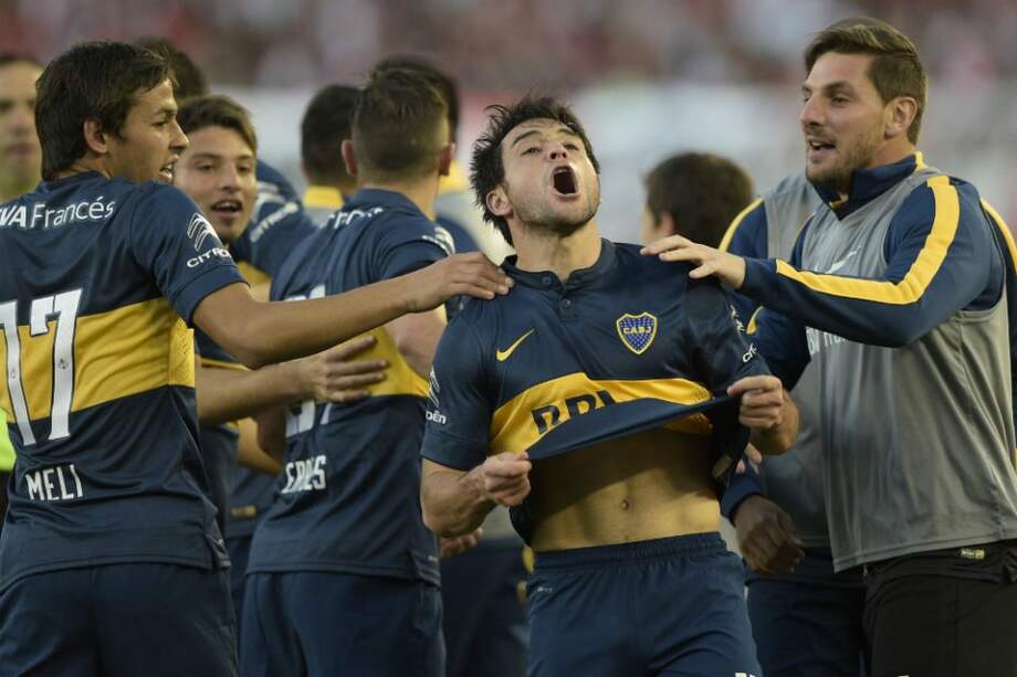 Nicolás Lodeiro celebra el gol que le dio la victoria a Boca sobre River / AFP