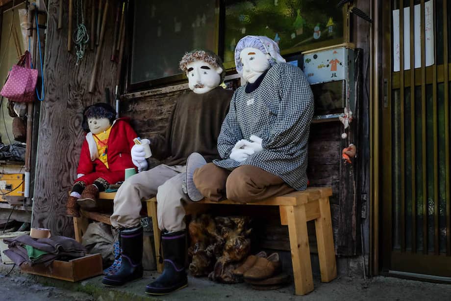 Familia de espantapájaros en el pueblo de Nagoro (Japón).