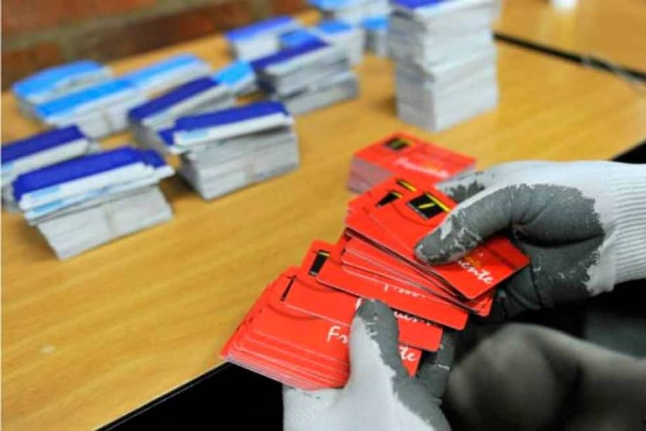 Angelcom advierte sobrecostos en unificación de tarjetas de Transmilenio