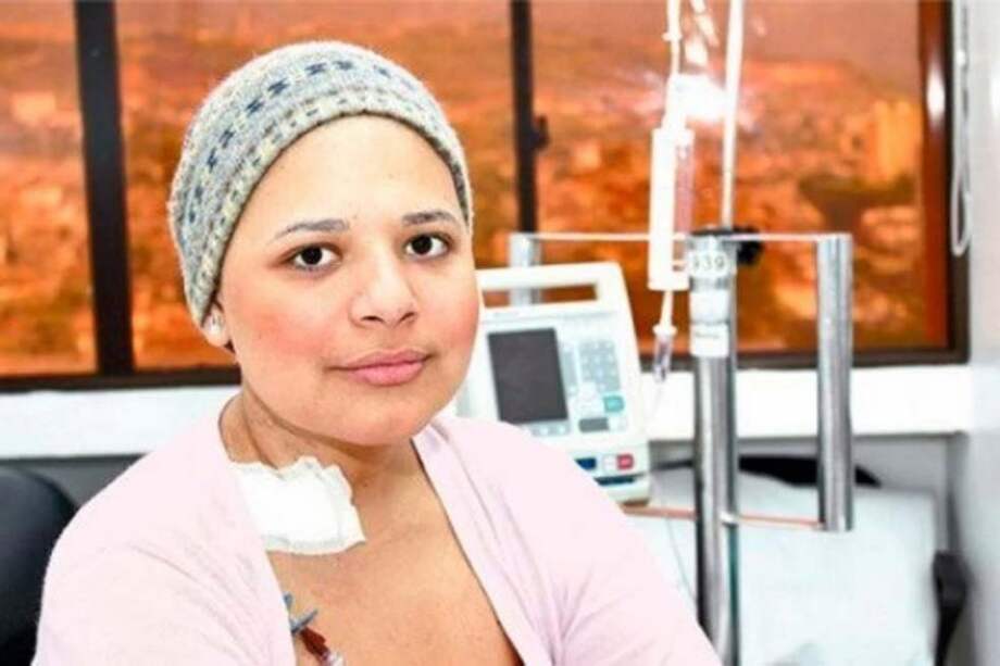 Suspenden quimioterapia a Camila Abuabara