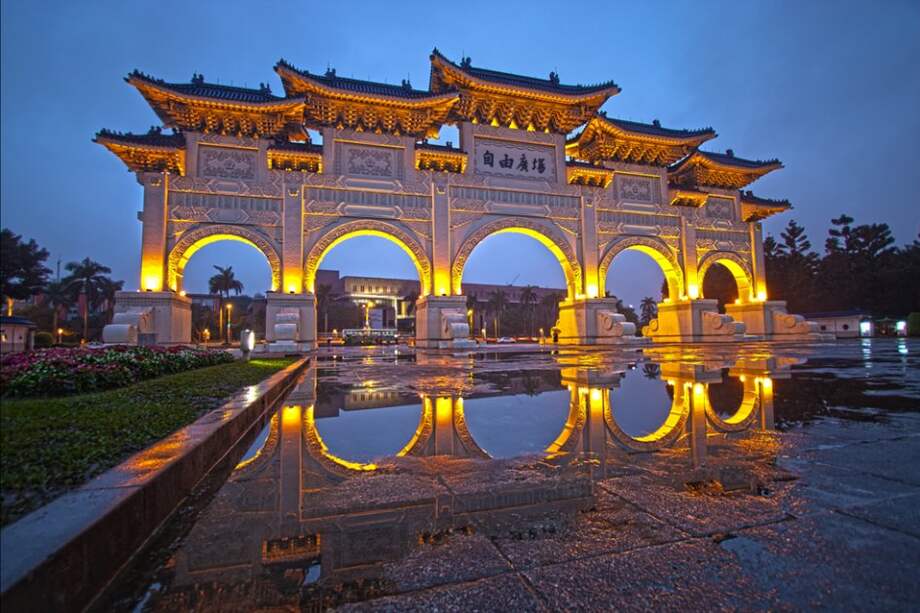 La entrada principal del salón conmemorativo Chiang Kai-Shek en Taipei. /123rf